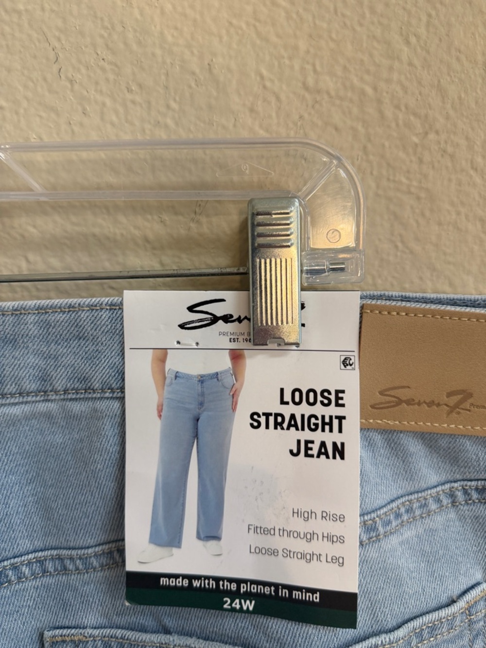 NWT Size 24W Seven7 Loose Straight Jean